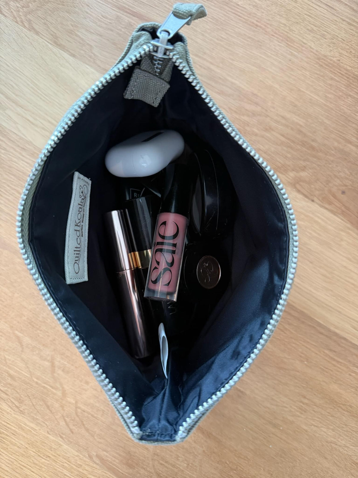 Olive Makeup Bag: Wine Heart - Quilted Koala