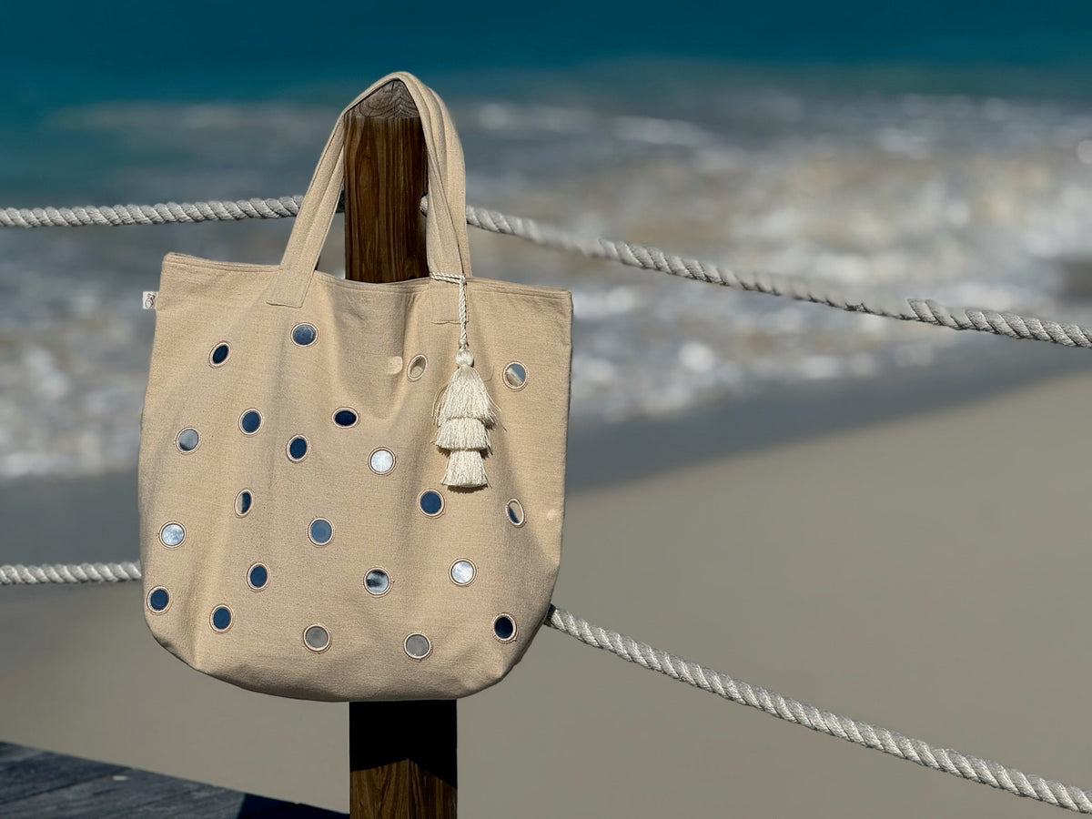 RESORT MUST HAVES.