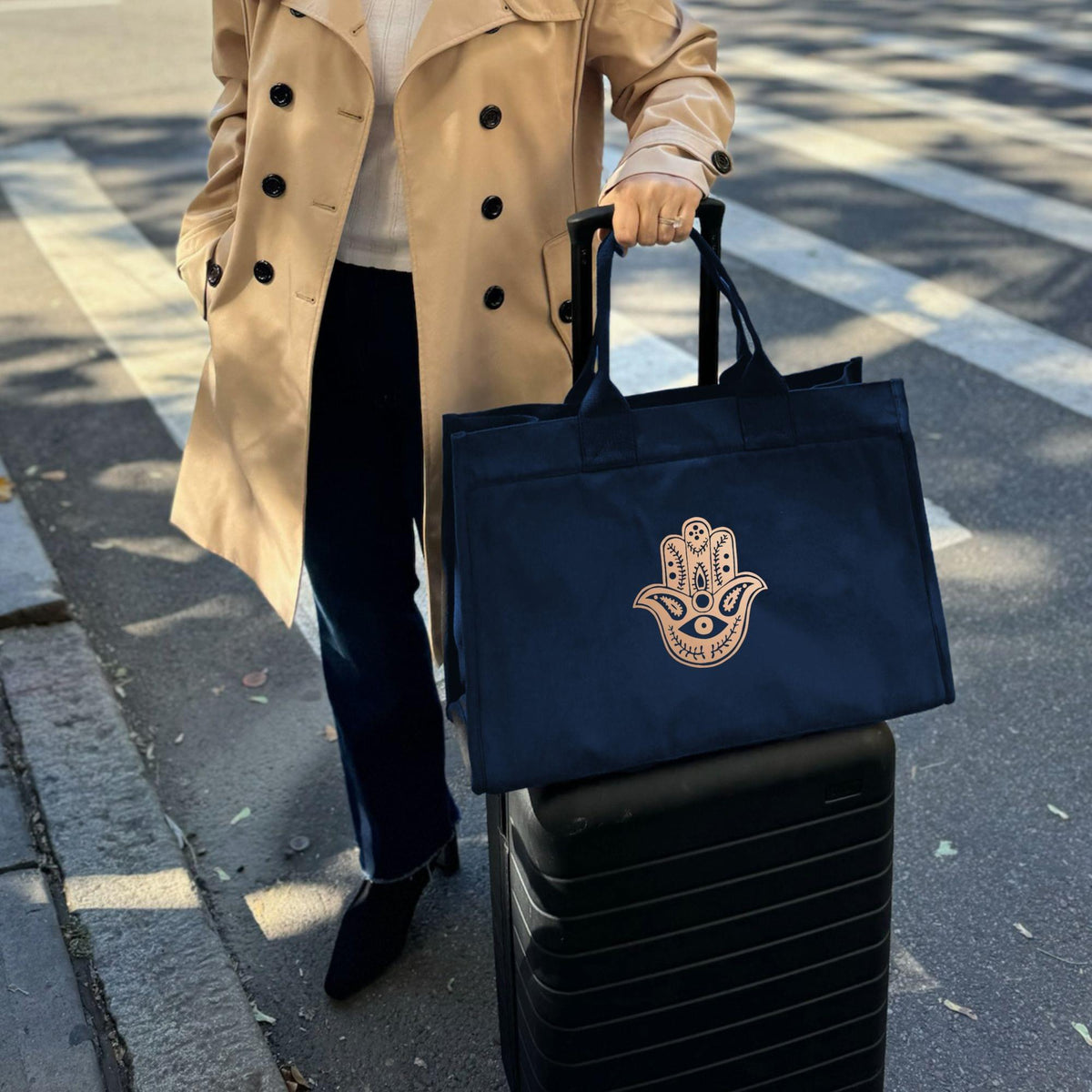 Anywhere Bag – Zip‑Top Travel Tote with Trolley Sleeve (Custom Design) - Navy - Quilted Koala